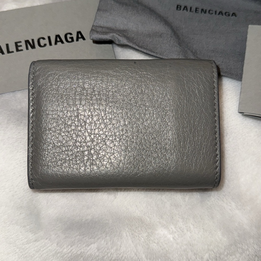 Preloved Balenciaga Papier grey leather wallet great condition 2.75”X 3.75” - Picture 5 of 12